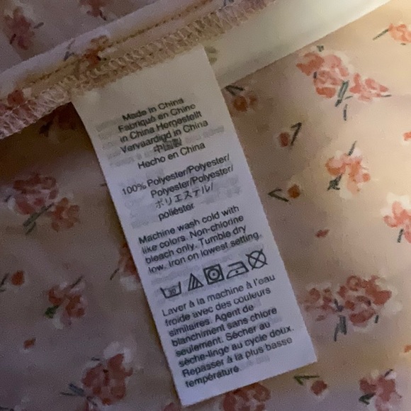 Madewell Satin Puff Sleeve V-Neck Top in Baby Breath Size XS - Picture 8 of 14